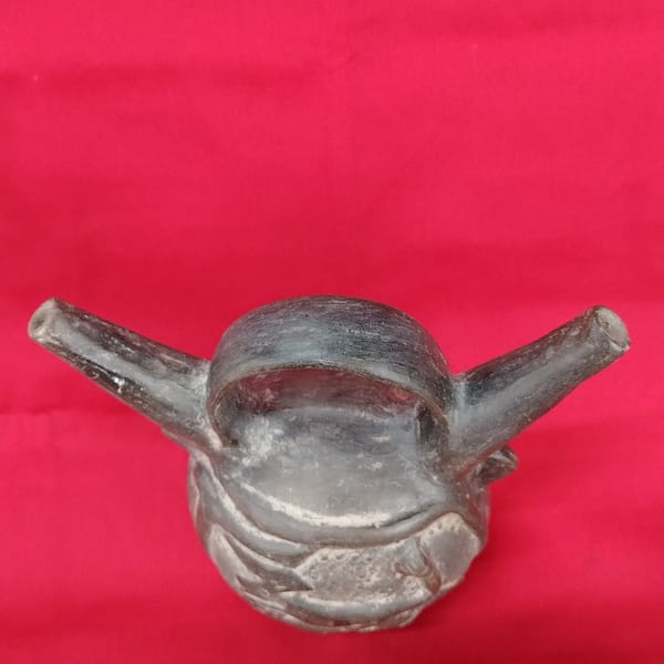 Pre Columbian Chimú Ceramic Double-Spout Bottle Ceremonial Artifact Peru - Image 9